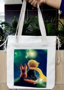 کیف پارچه ای جیب دار 32*32 (طرح شازده کوچولو،کد 2122)